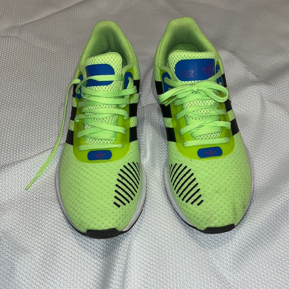 Adidas woman’s sneakers
